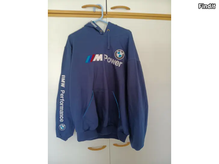 Myydään BMW huppari