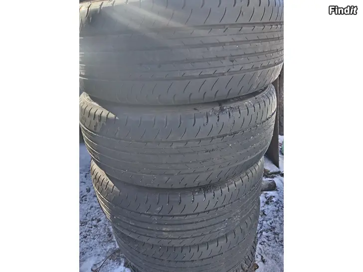 Myydään 225/50-18 Dunlop sport max