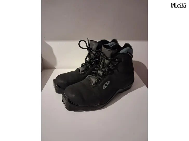 Säljes Salomon monot 37