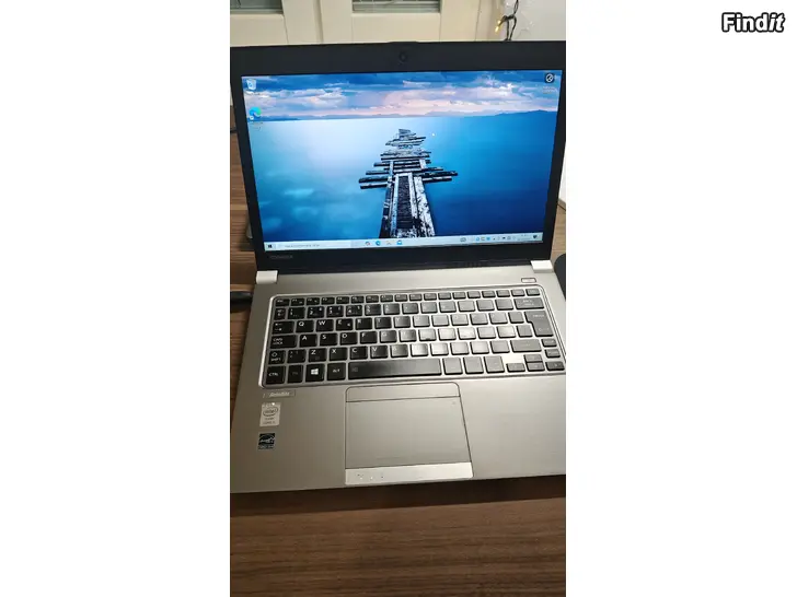 Myydään Toshiba Satellite 13,3 Full HD, Matta