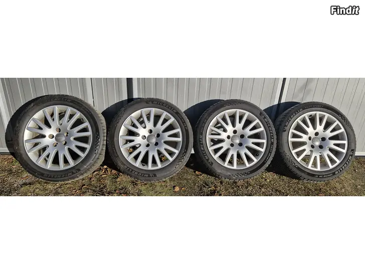 Säljes Sommardäck 225/50/ZR17 Michelin Pilot Sport 5 i bra skick på Audi fälgar