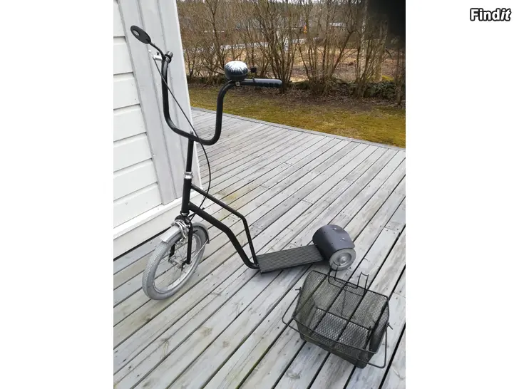 Säljes Sparkcykel