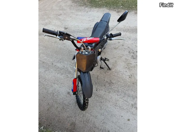 Myydään Minicrossi