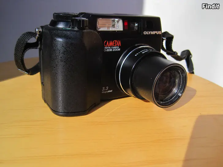 Myydään Digikamera Olympus Camedia C 3030 ZOOM