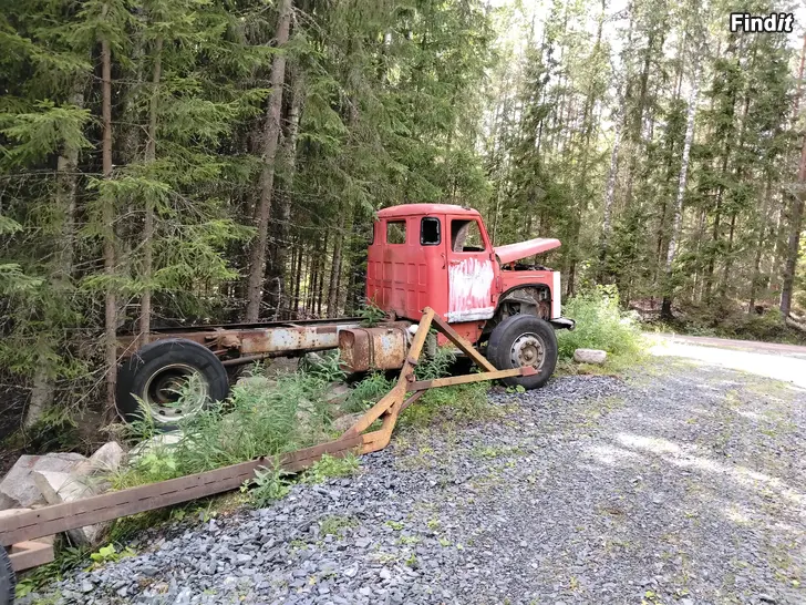 Myydään Scania 82 -74