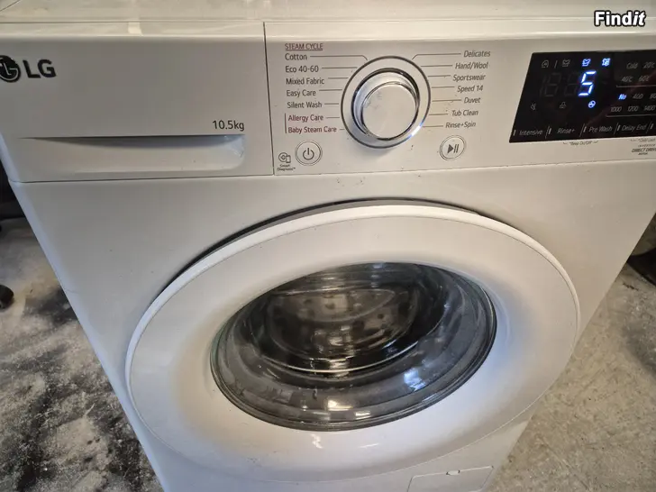 Säljes 2 år gammal 10,5 kg tvättmaskin