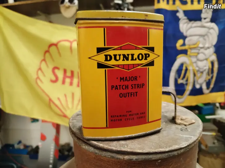 Myydään DUNLOP rasia