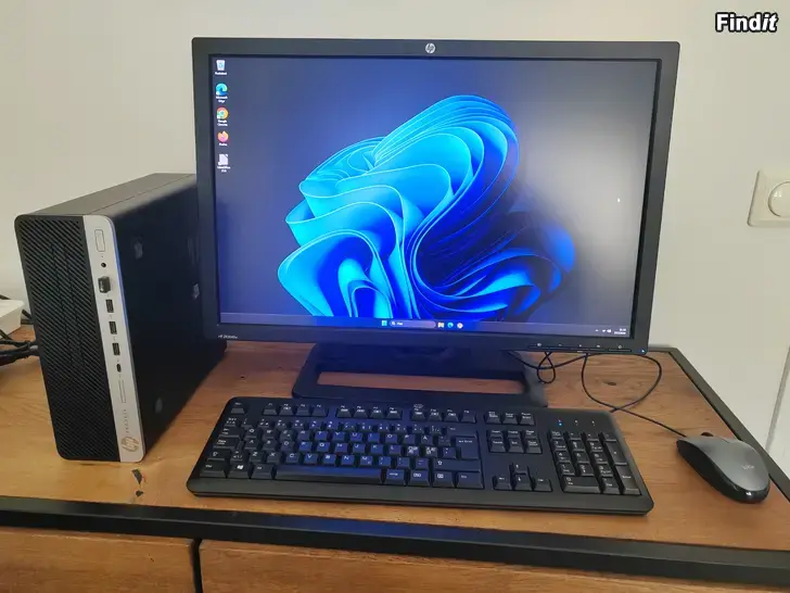 Myydään Tehokas HPn pöytäkonepaketti 24 tuuman näytöllä