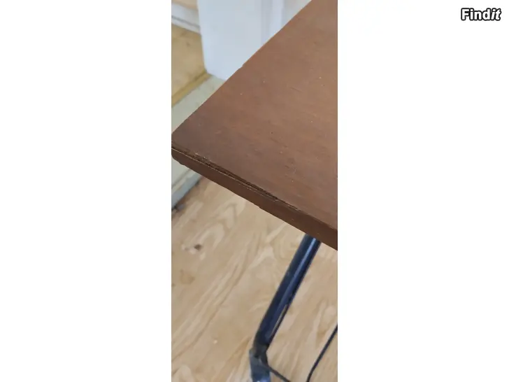 Säljes Tidningsbord i teak