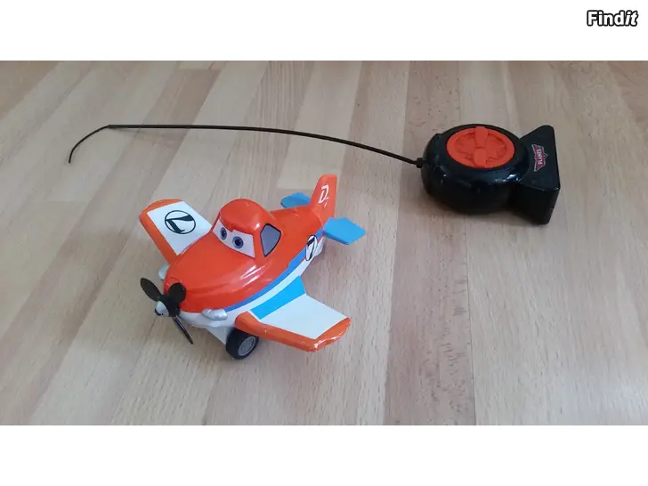 Säljes Disney Pixar Mattel 2013 Lentokone ja kauko-ohjain -hinta 12e