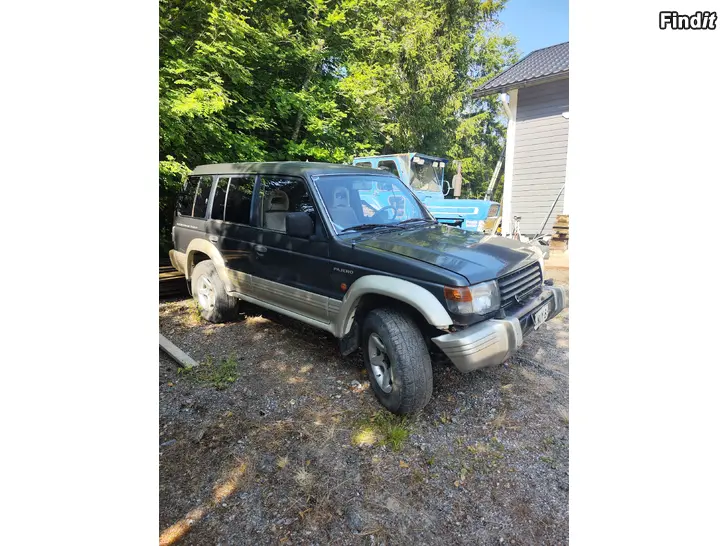 Myydään Mitsubishi Pajero