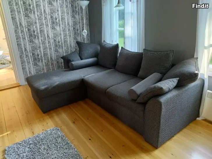 Säljes Soffa divanmodell utbäddbar