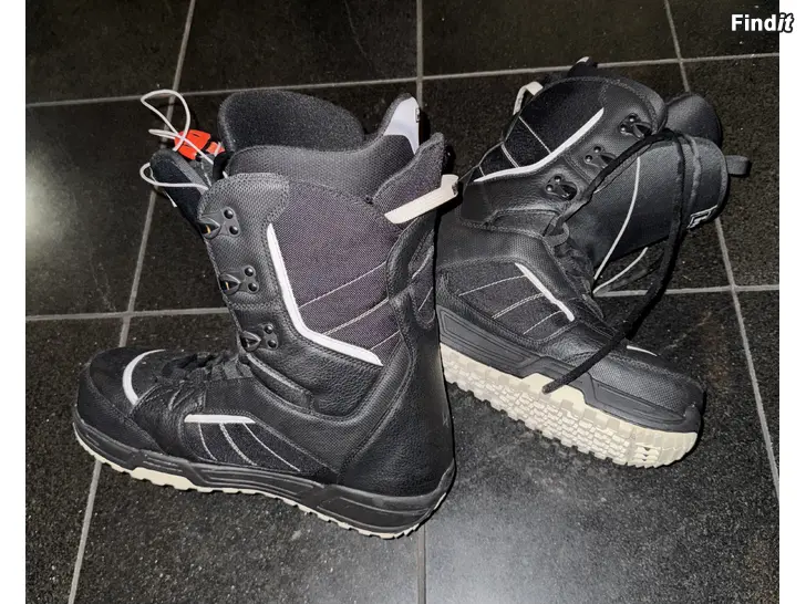 Säljes Burton lumilautakengät