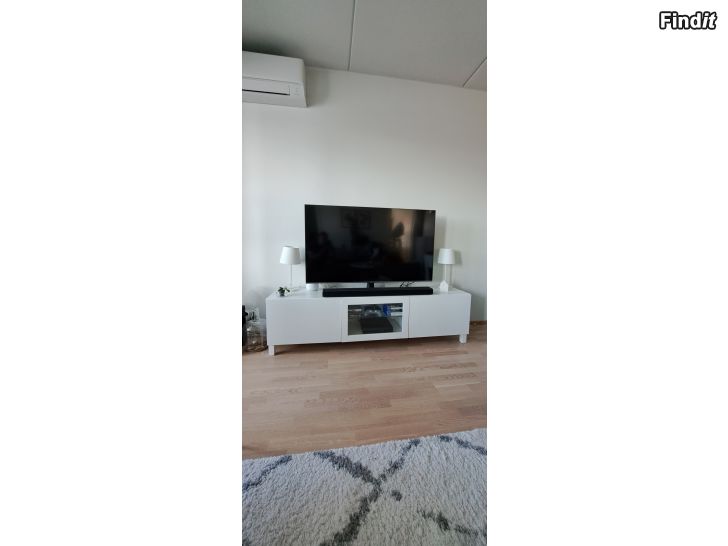 Säljes Vit tv-bänk, fönster och 2 lådor