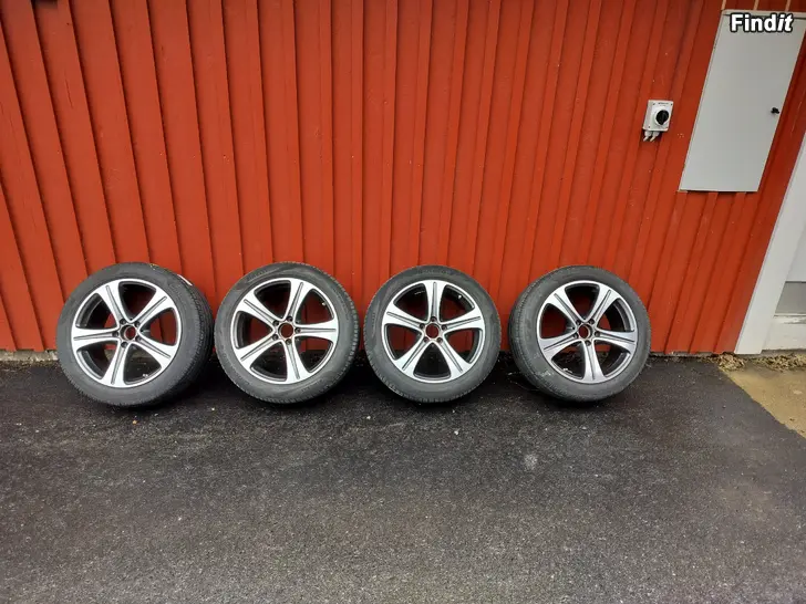 Säljes Mercedes original fälgar 18