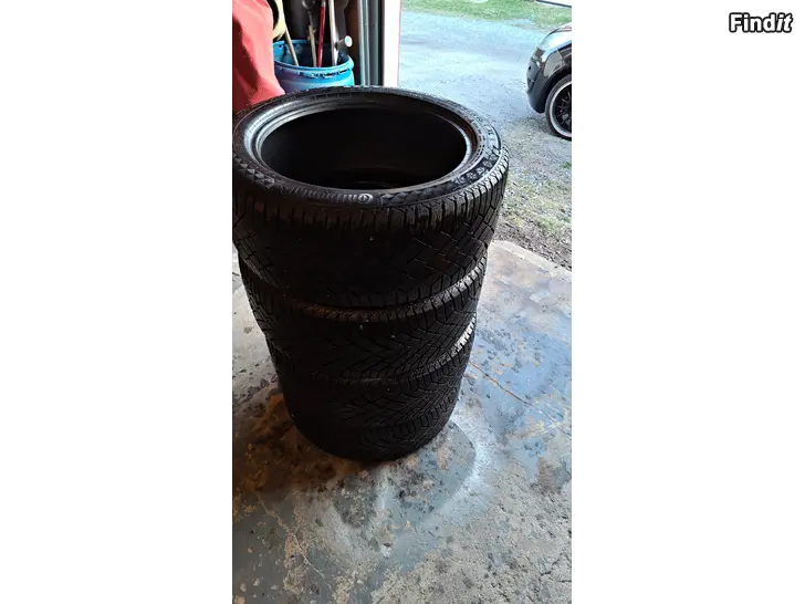 Myydään Continental Vikingcontact 7 245/45R18 T100