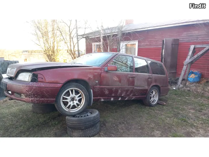 Myydään Volvo V70 alumiinivanteet 5X108