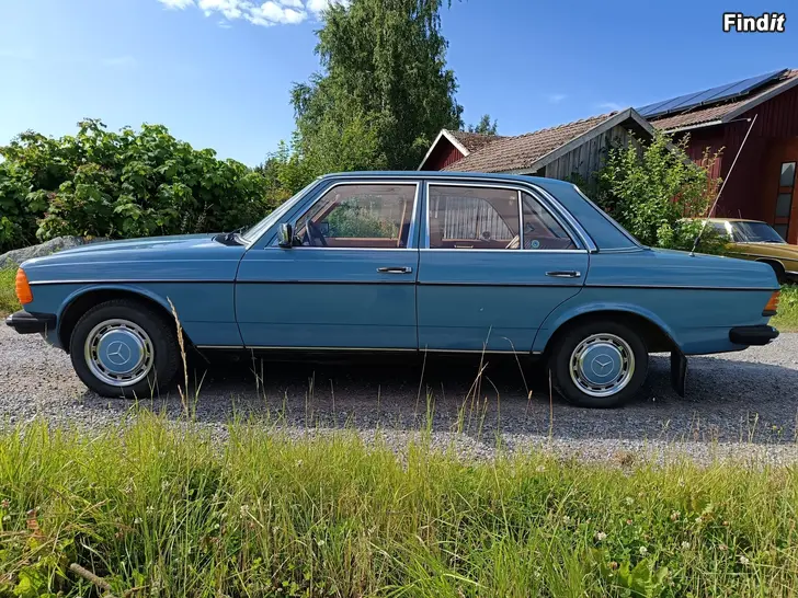 Säljes MERCEDES-BENZ 200 D -80