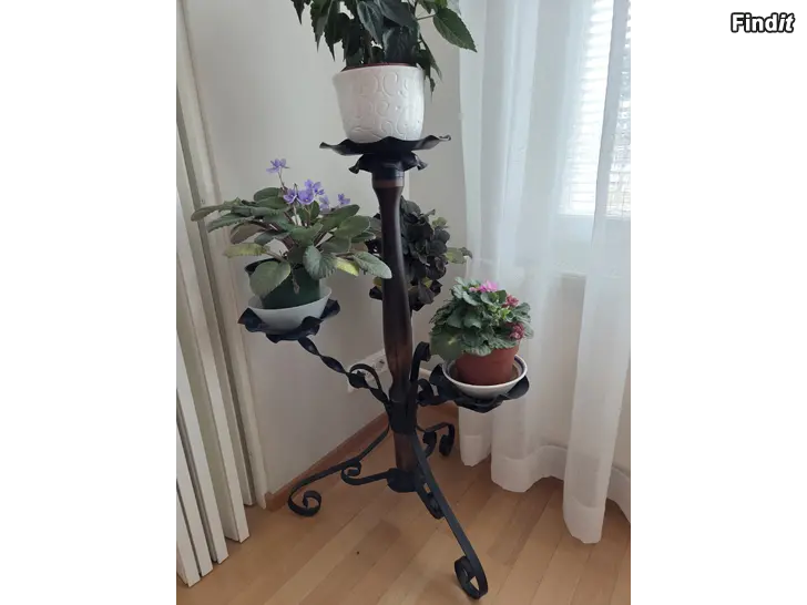 Myydään Blomställning