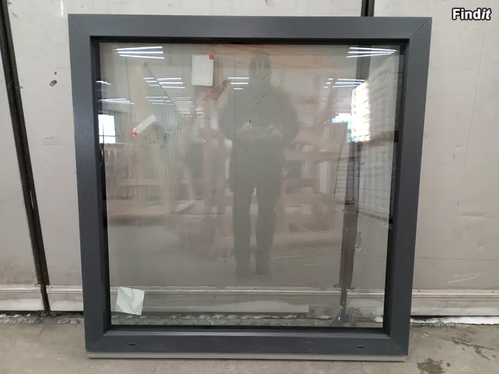 Säljes Hall fönster OKNO PVC82, 12x12 1190x1190, 3K4 FIX, Grå