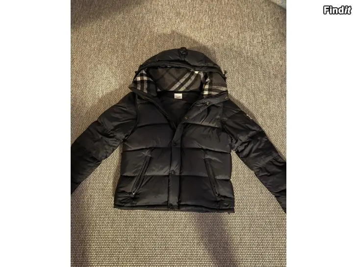 Säljes Burberry vinterjacka