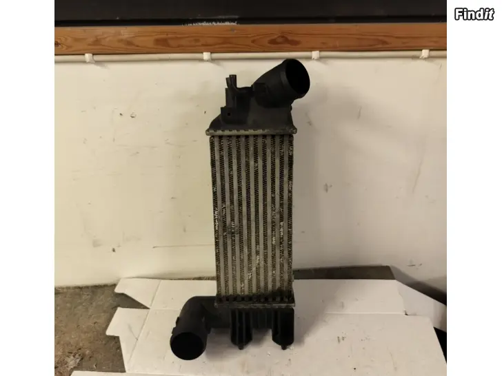 Myydään Välijäähdytin