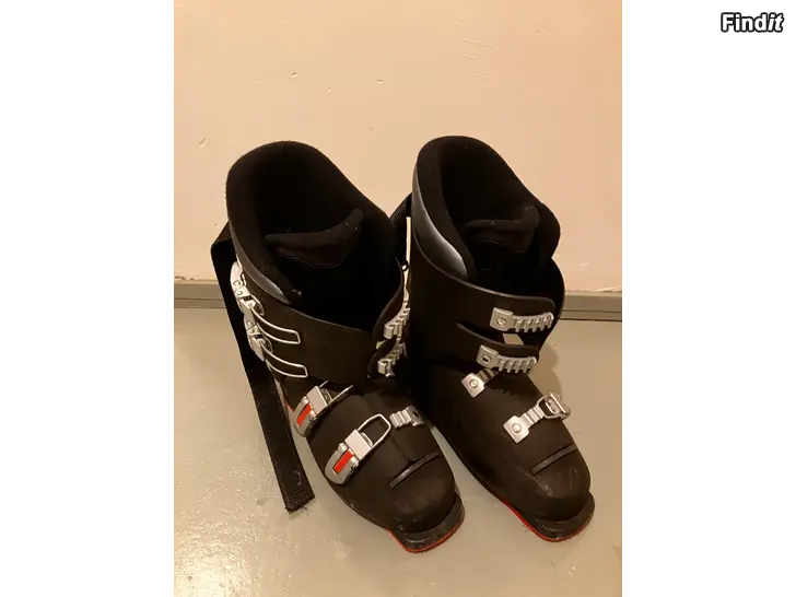 Säljes Slalom och snowboardskor