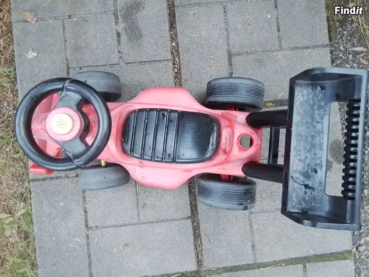 Myydään Kilpa-auto seuraavalle kuskille