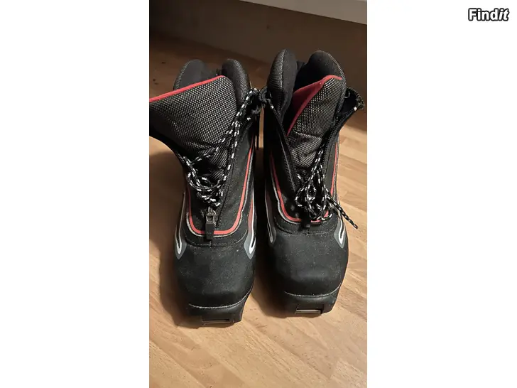 Myydään Skidskor 38 SNS bidning