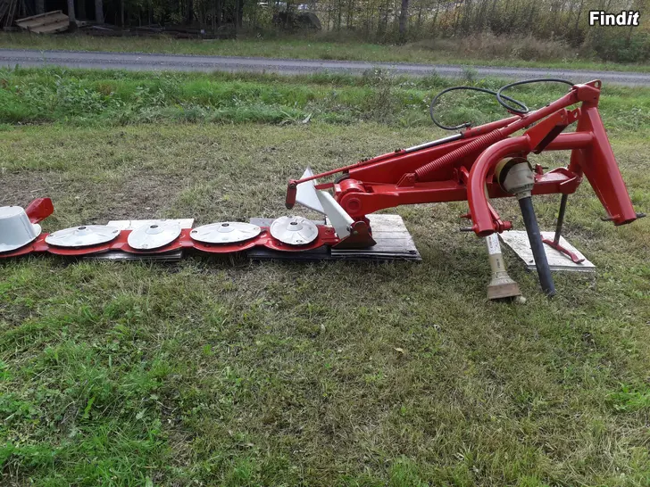 Säljes Kuhn Slåttermaskin