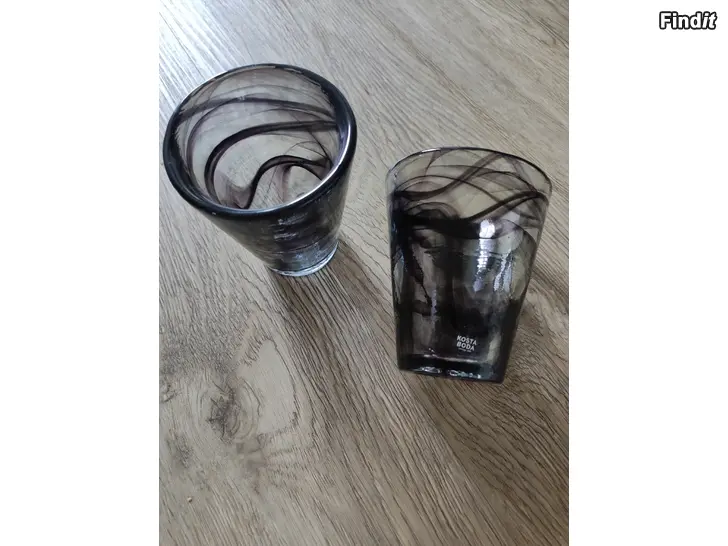 Säljes Kosta boda mine black glas