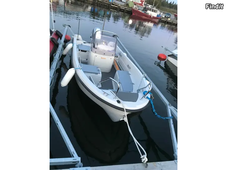 Säljes Terhi 450 CC med 40 hk Honda utombordsmotor och Aku BS750L-trailer