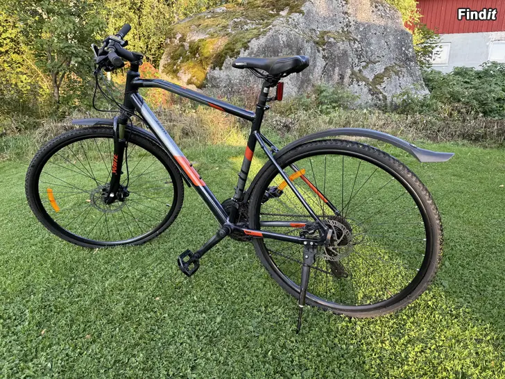 Myydään White sc trainer 29 tums hybridcykel