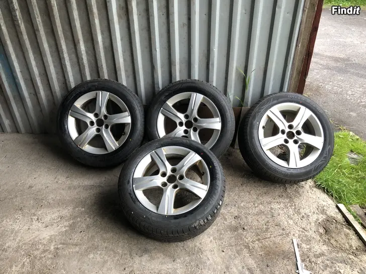 Myydään Uudet 205/55/16 kesärenkaat 5x108 vanteilla