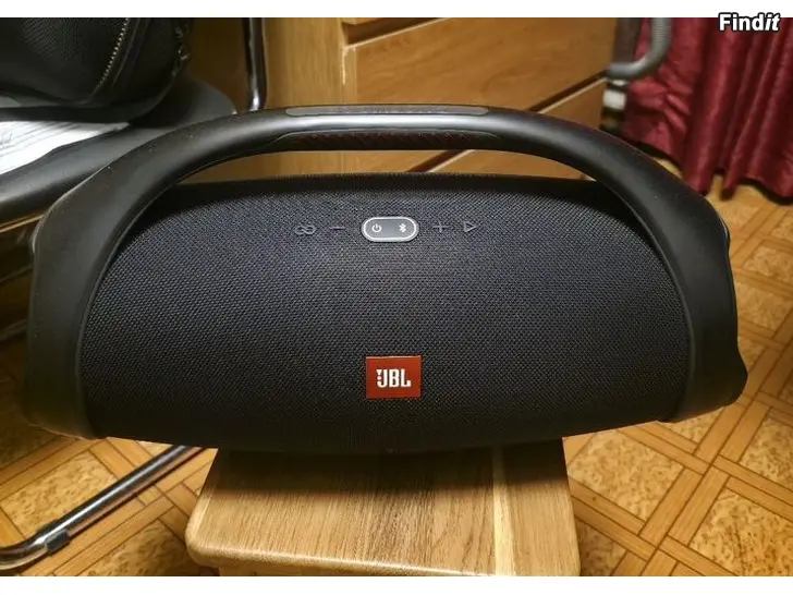 Myydään JBL Boombox 2 + Kantolaukku