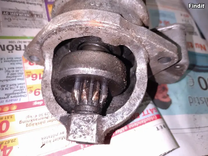Säljes Äldre LUCAS startmotor utan solenoid