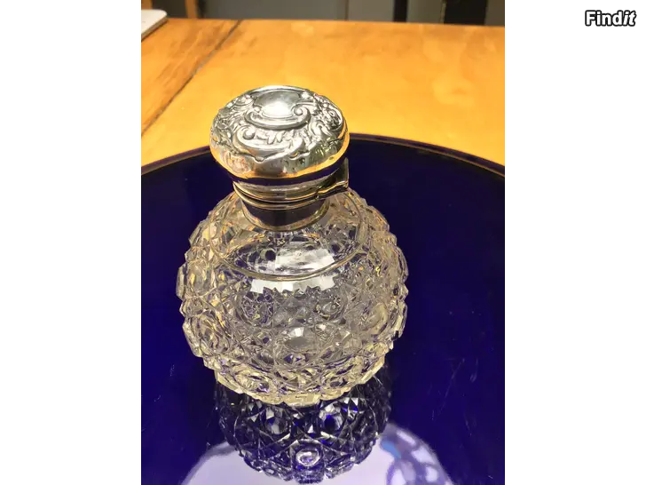Säljes Antik parfymflaska kristall och silver
