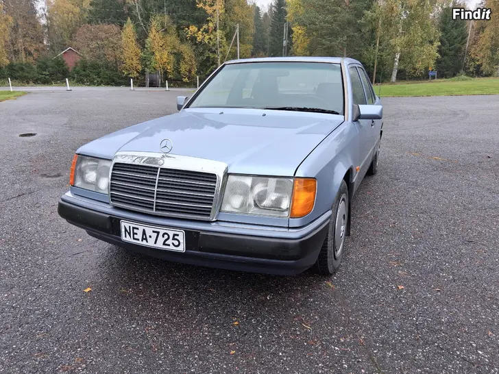 Säljes Museibesiktad Mercedes 250 D