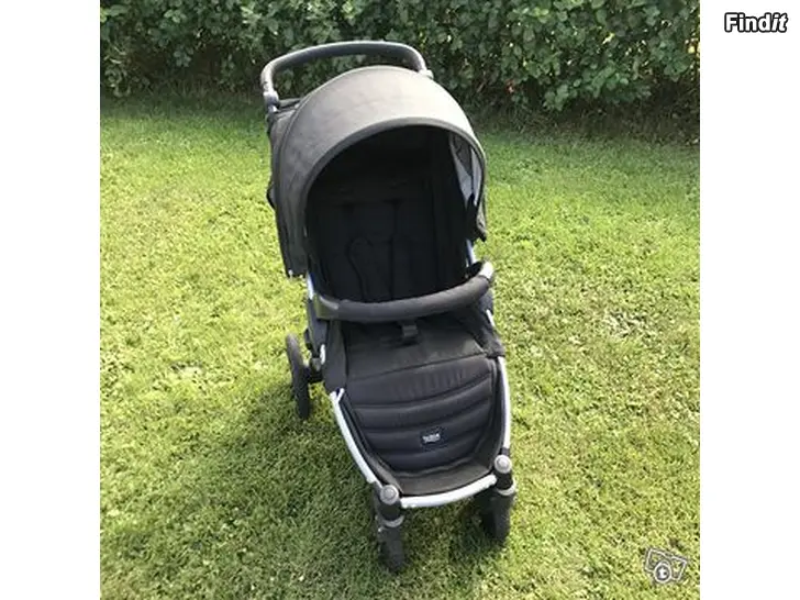 Säljes Lastenrattaat britax