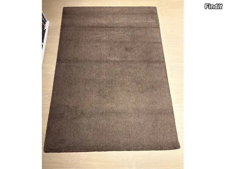 Säljes Brun matta säljes