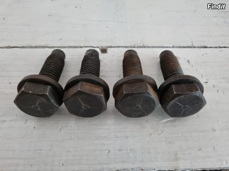 Myydään Mopar A/B/E Body K-palkin pultit