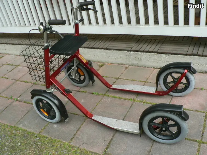 Myydään Esla Potkukyörä