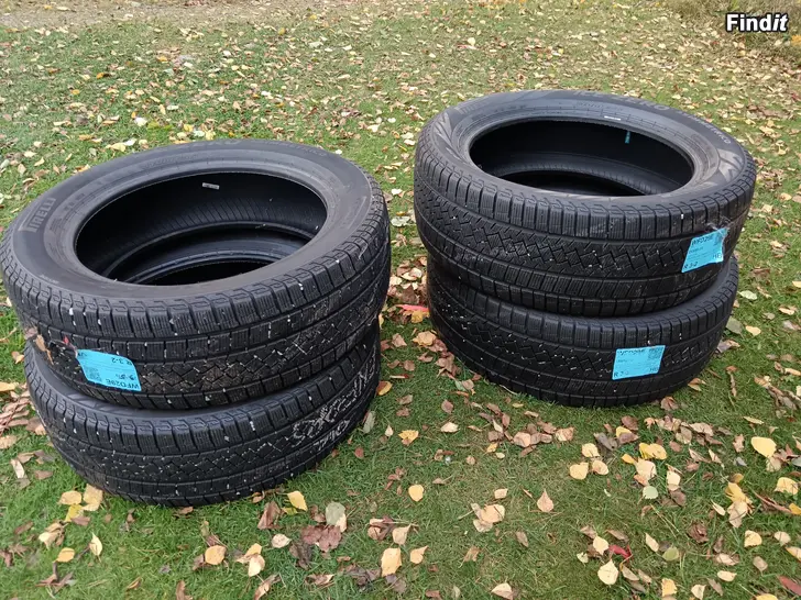 Myydään Pirelli kitkat 2kpl 255/50-19 ja 2kpl 235/55-19