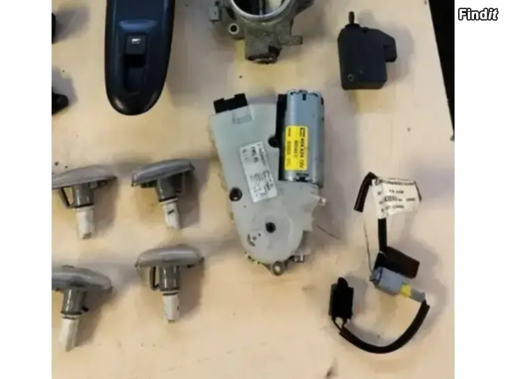 Myydään Takaumpio takalasinlämmityskytkin lasinnostin kytkin