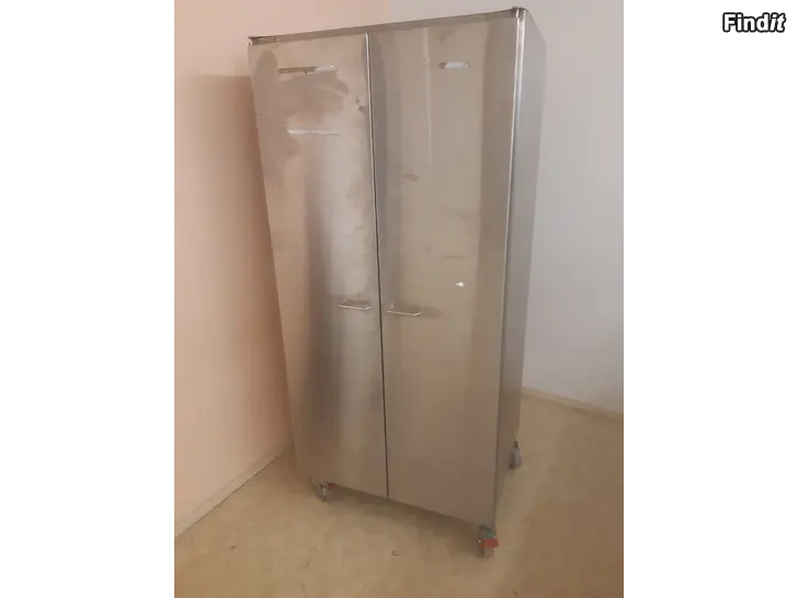 Säljes Plåtskåp i rostfritt