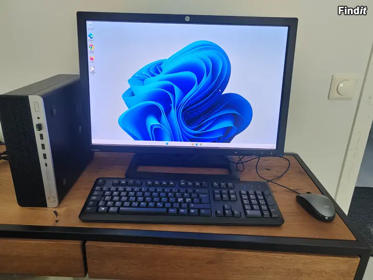 Myydään Tehokas HPn pöytäkonepaketti 24 tuuman näytöllä