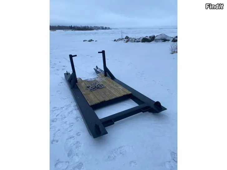 Säljes Fiskarkälke med löstagbara pontoner