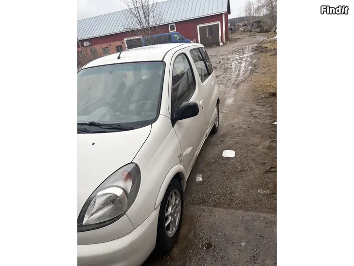 Säljes Toyta jaris versu