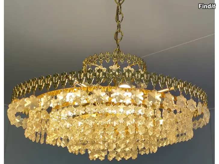 Myydään Vanha kristalli kruunu