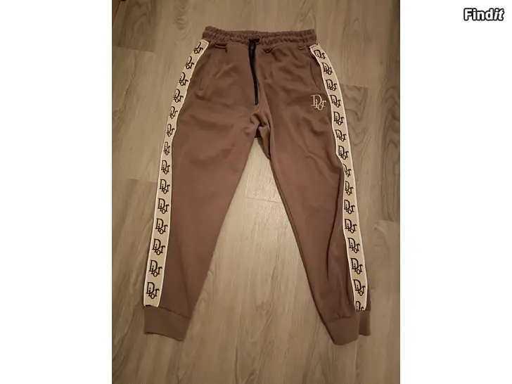 Myydään Dior housut XL